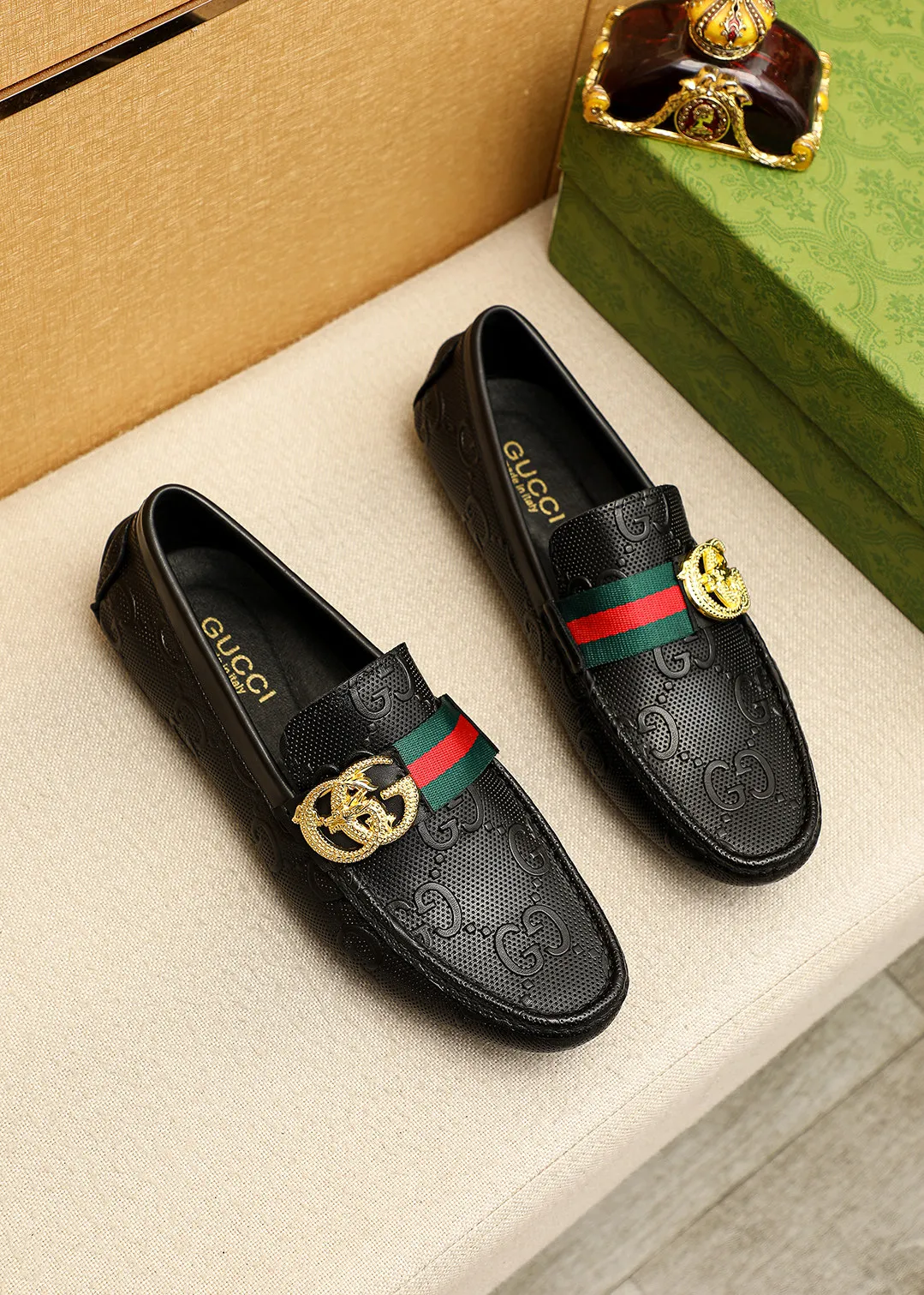 Men's shoes 💰380 💐 Product trademark: GUCCI "Gucci" Doudou shoes Regular size: 38-44 (45.46.47🉑️Customized) Product materials: Selected imported first-layer calfskin embossed upper + luxury hardware buckle, imported pig leather lining. Strong three-dimensional visual effect, original outsole color: 1⃣️color optional